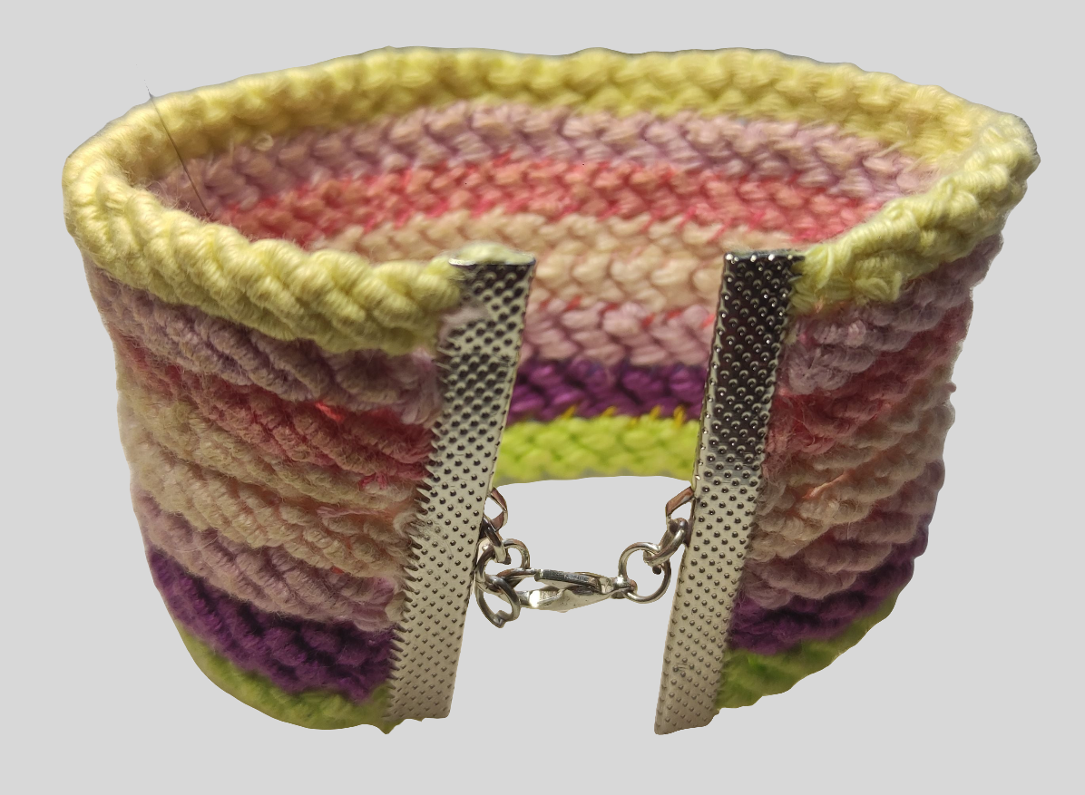 Façon bracelet brésilien en cotton avec fermoir