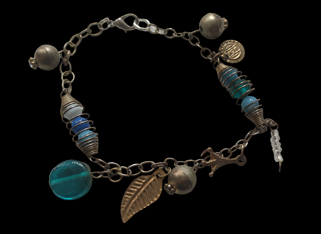 Bracelet en métal et perles en  verre