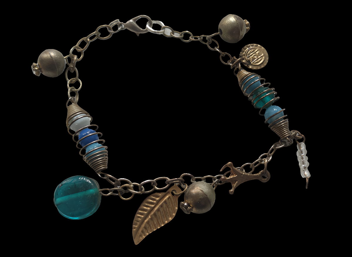 Bracelet en métal et perles en  verre
