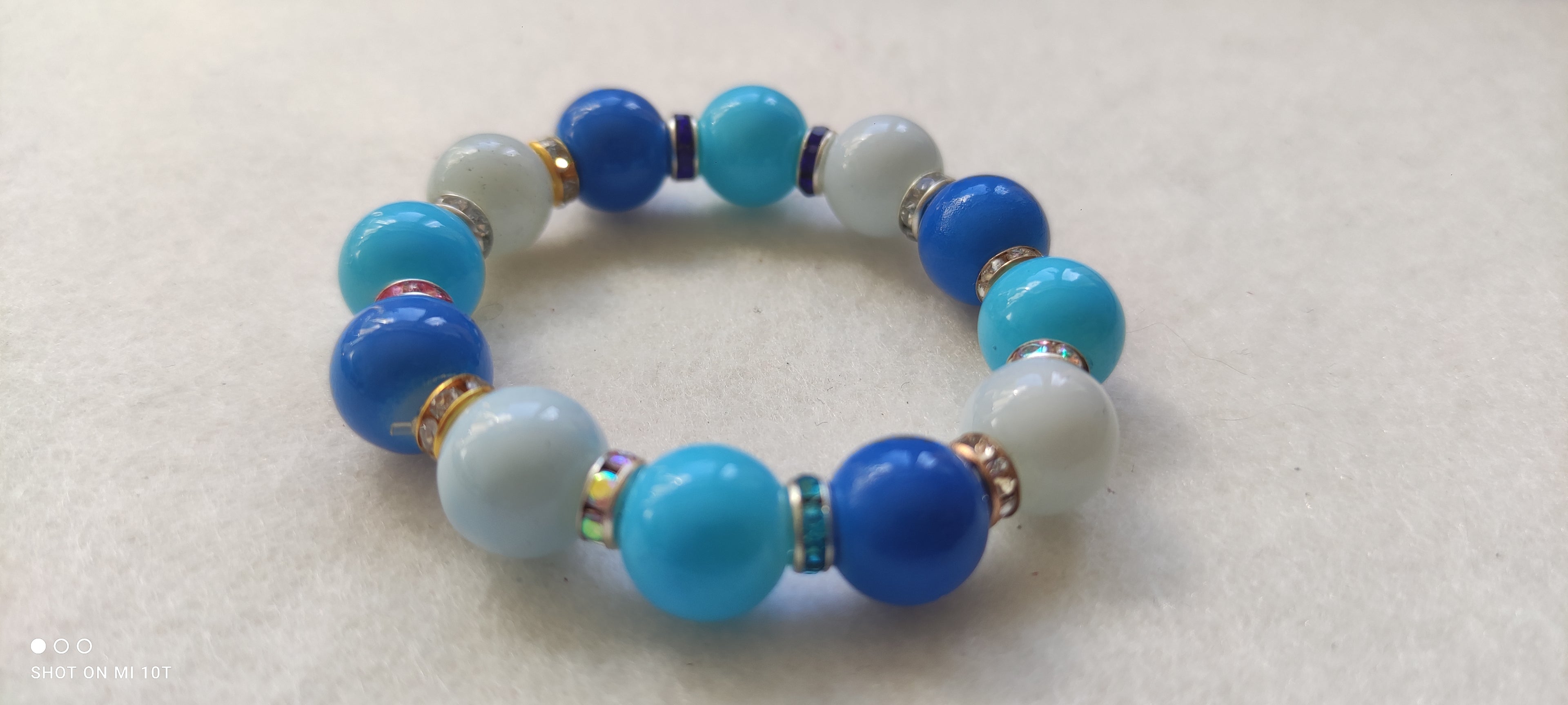 Bracelet en perles bleues