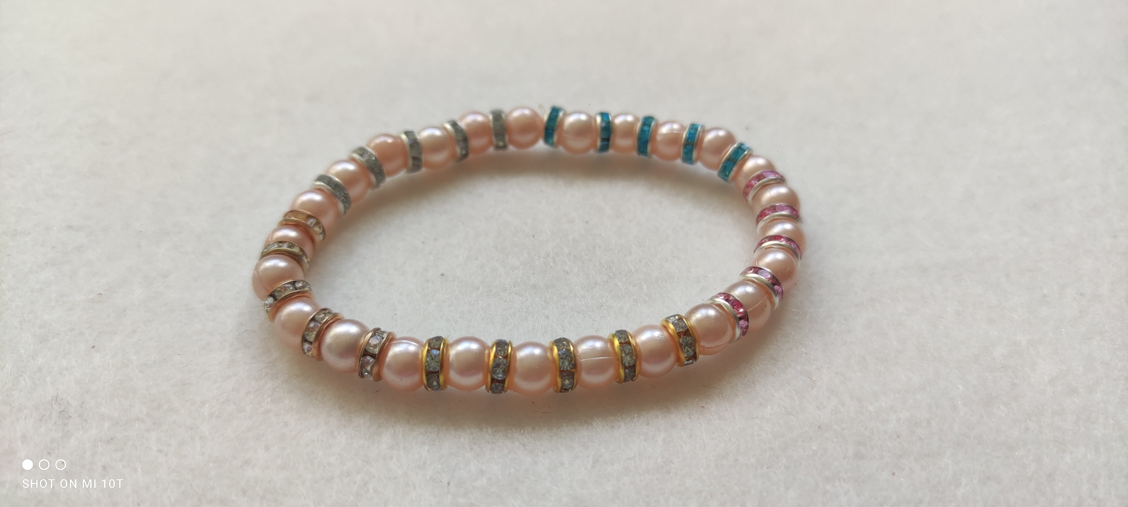 Bracelet en perles rose