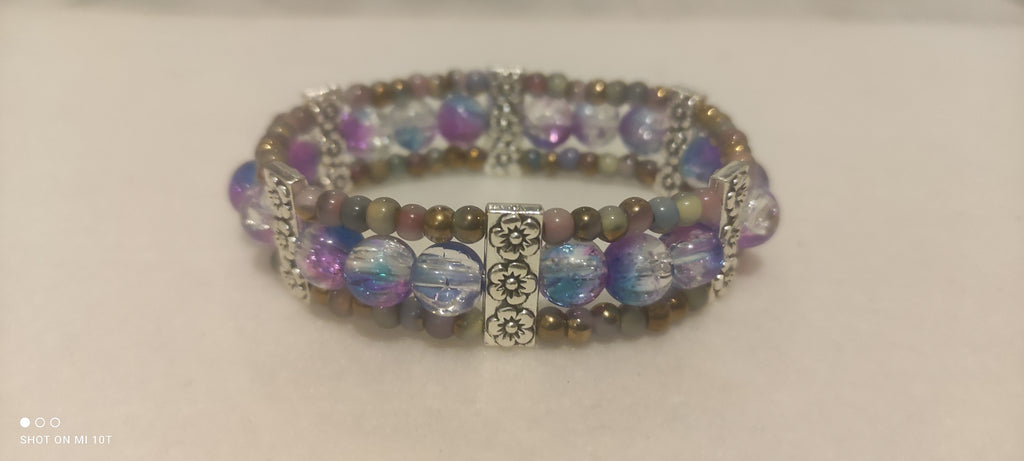 Bracelet en métal et perles de verre couleur galaxie