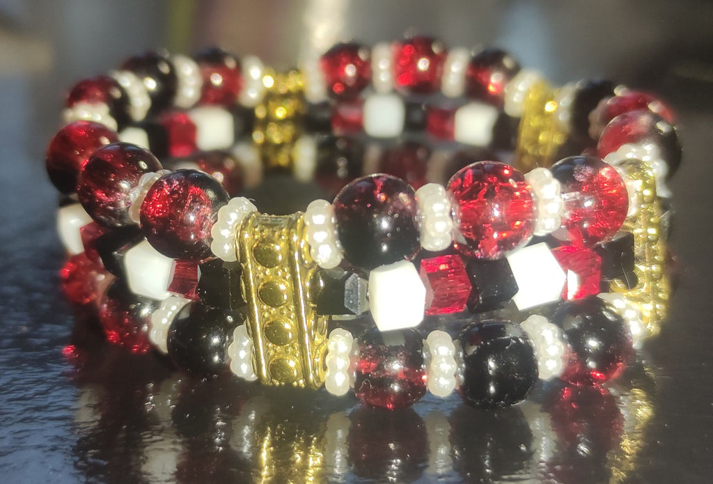 Bracelet en perles de verre rouge et noir