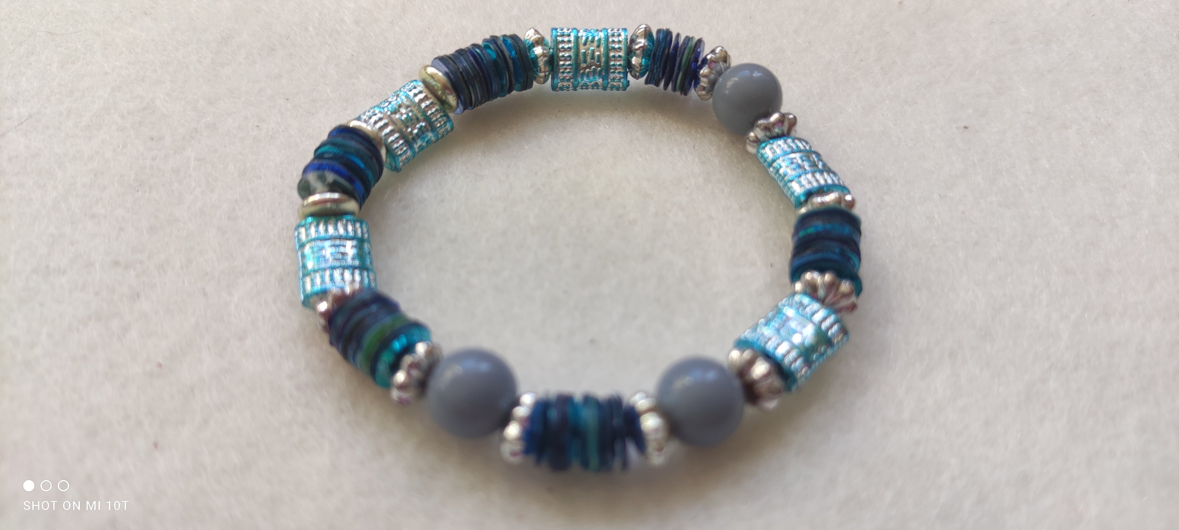 Bracelet en perles et ségin